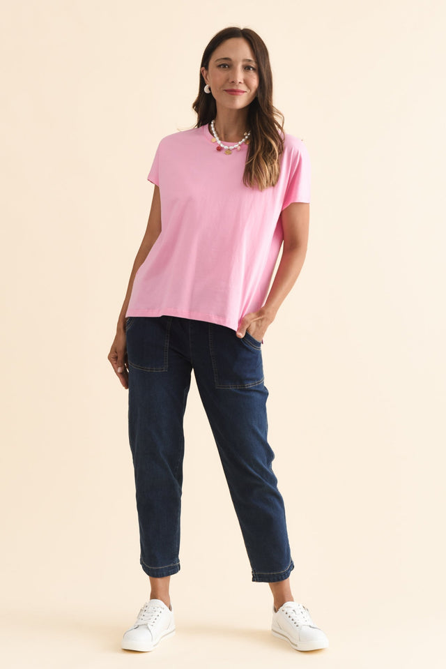 alt text|model:Cara image 3