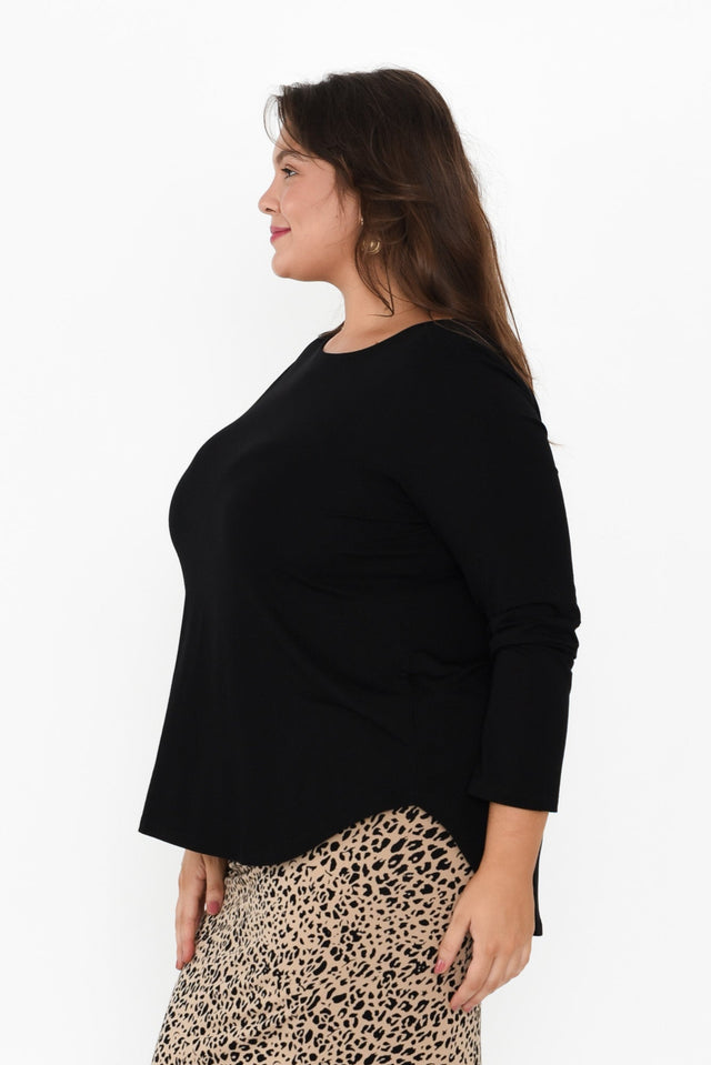 Adele Black Long Sleeve Bamboo Tee,Brunette model,alt text|model:Gabby image 11