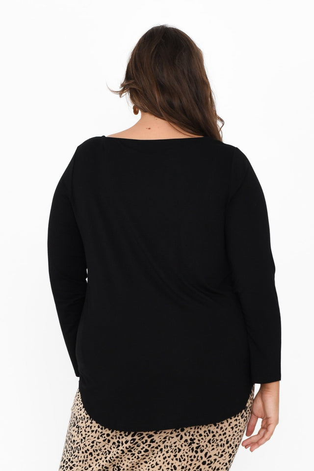 Adele Black Long Sleeve Bamboo Tee,Brunette model,alt text|model:Gabby image 12