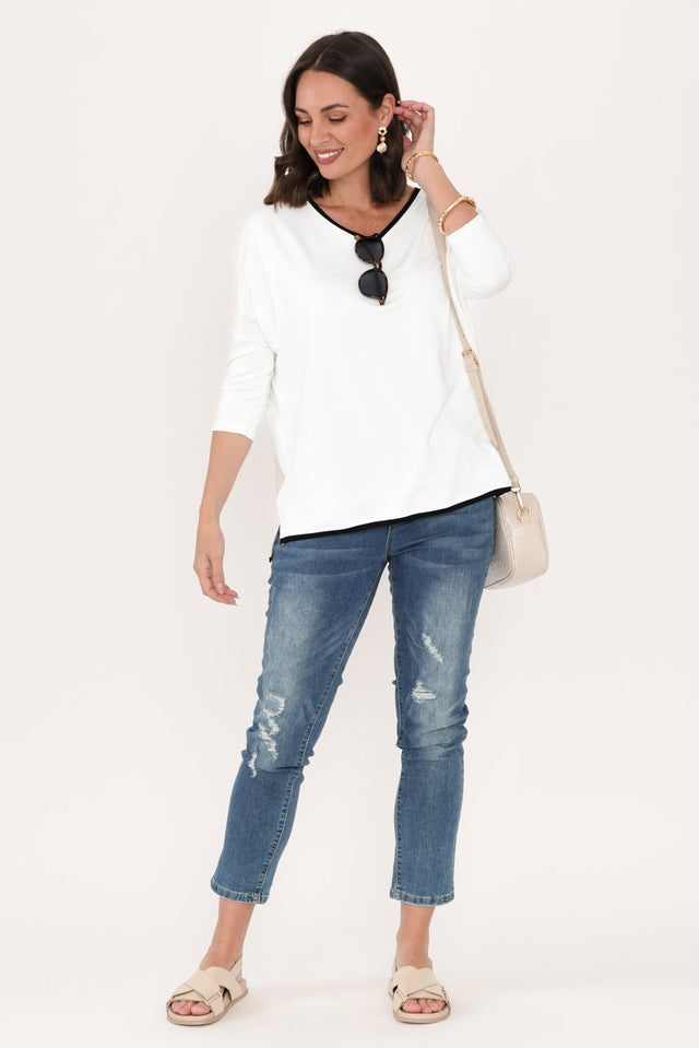 alt text|model:MJ image 3