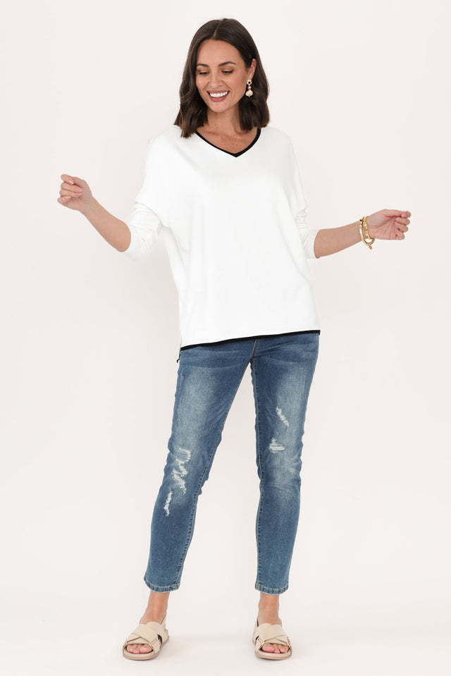 alt text|model:MJ image 6