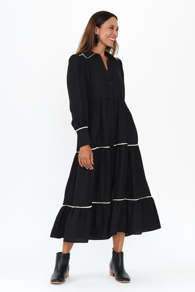 alt text|model:Cara image 4