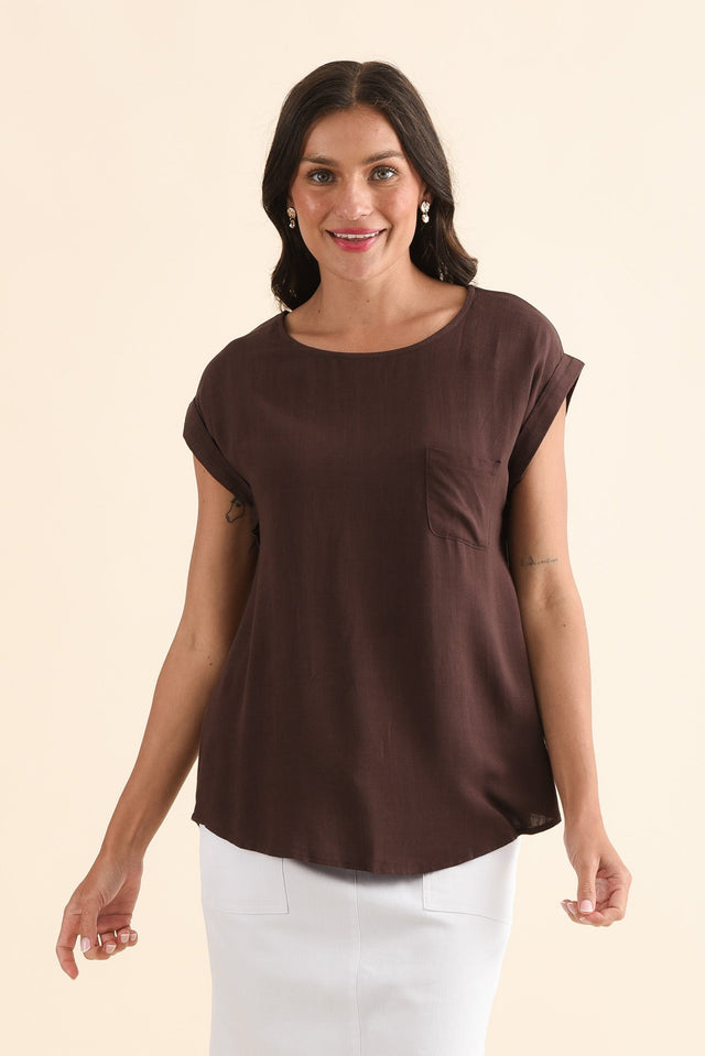 Aiden Chocolate Linen Blend Pocket Top,Front,Brunette model,alt text|model:Brontie image 1