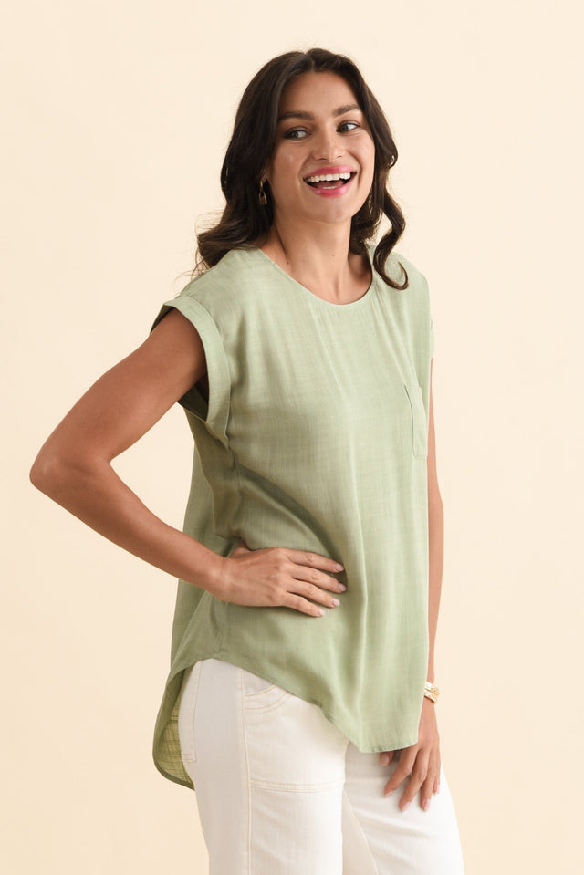 Aiden Sage Linen Blend Pocket Top,Brunette model,alt text|model:Brontie image 4