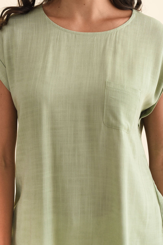 Aiden Sage Linen Blend Pocket Top,Brunette model,alt text|model:Brontie image 6