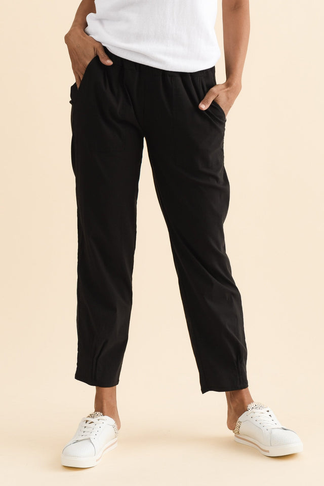 alt text|model:Cara image 1