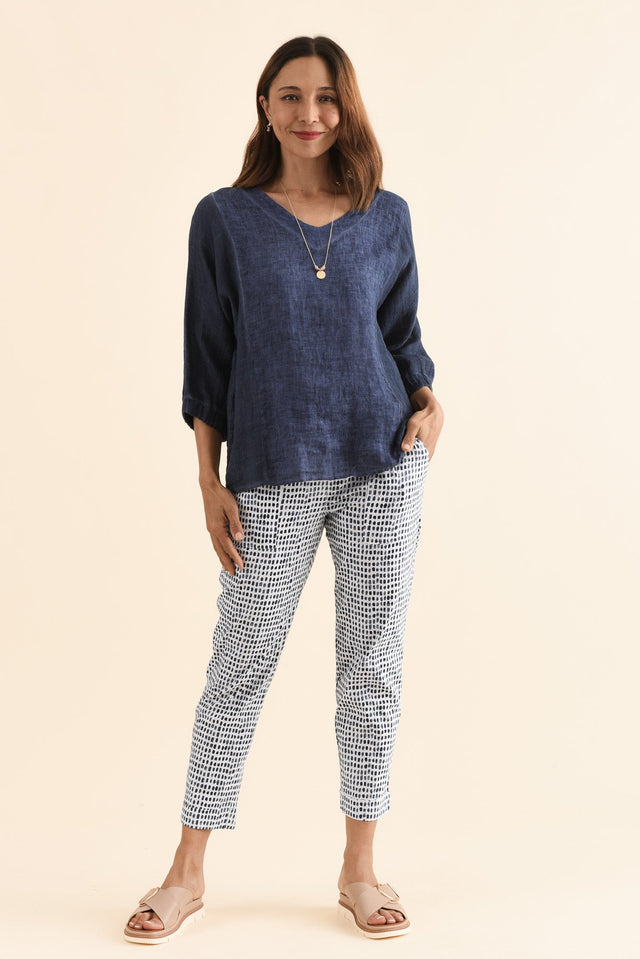 Air-Lite Blue Spot Stretch Cropped Pants,Full Body,Brunette model,alt text|model:Cara image 6