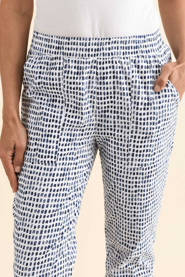 Air-Lite Blue Spot Stretch Cropped Pants,Detail,Brunette model,alt text|model:Cara image 5