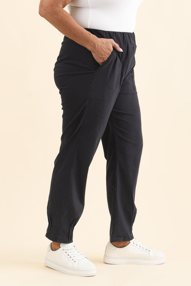 Air-Lite Navy Stretch Pocket Pants,Brunette model,alt text|model:Pilita image 11