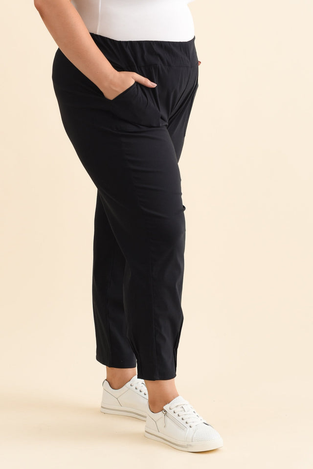 Air-Lite Navy Stretch Pocket Pants,Brunette model,alt text|model:Gabby image 15