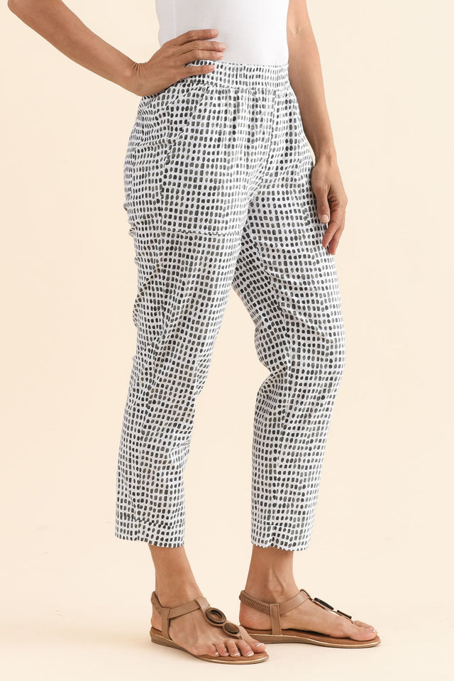 Air-Lite Olive Spot Stretch Cropped Pants,Side,Brunette model,alt text|model:Cara image 3