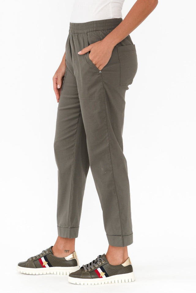 alt text|model:Brontie image 5