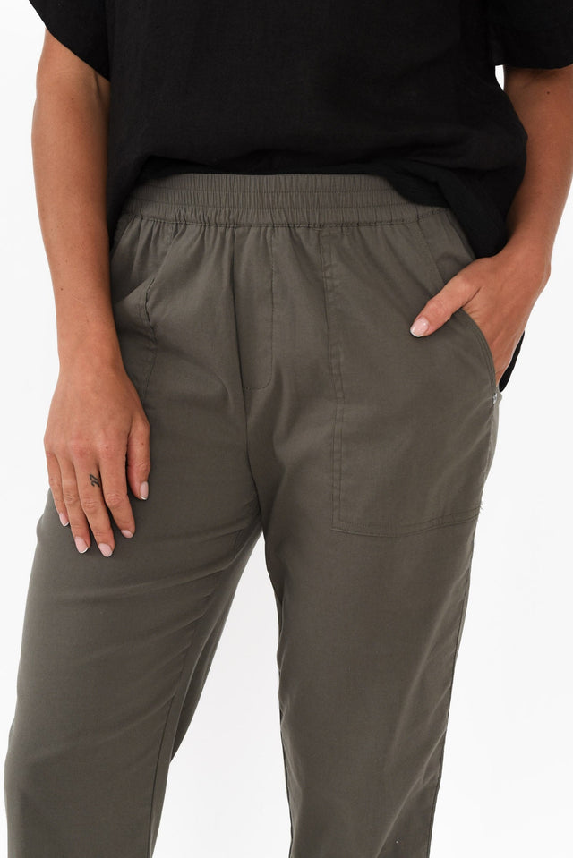 alt text|model:Brontie image 6