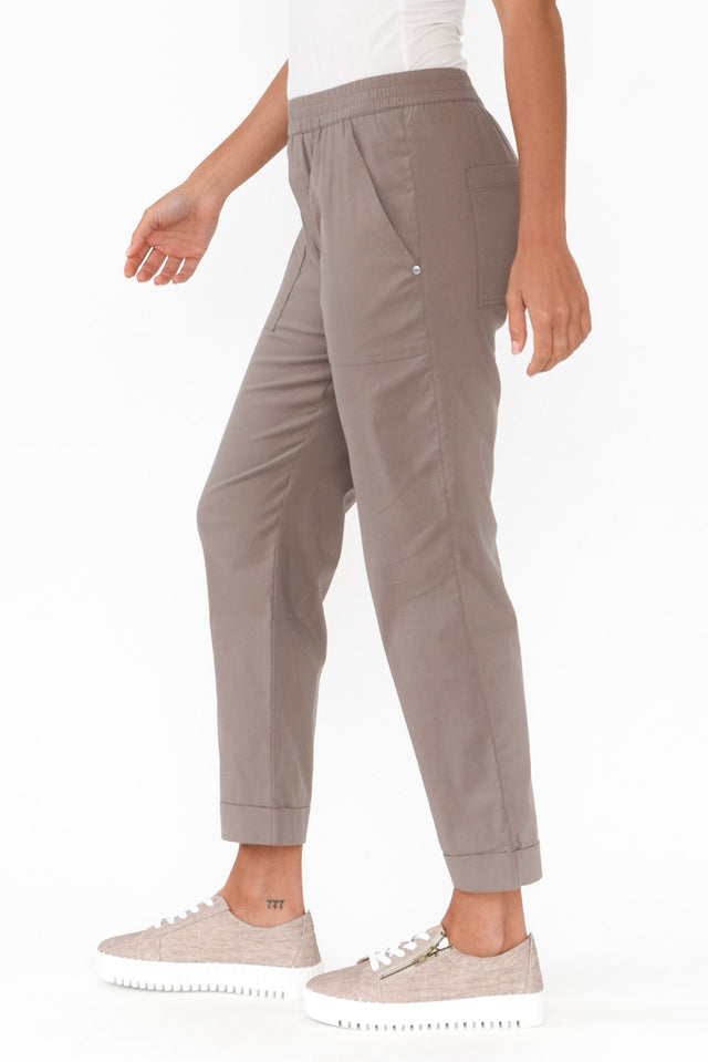 alt text|model:Brontie image 4