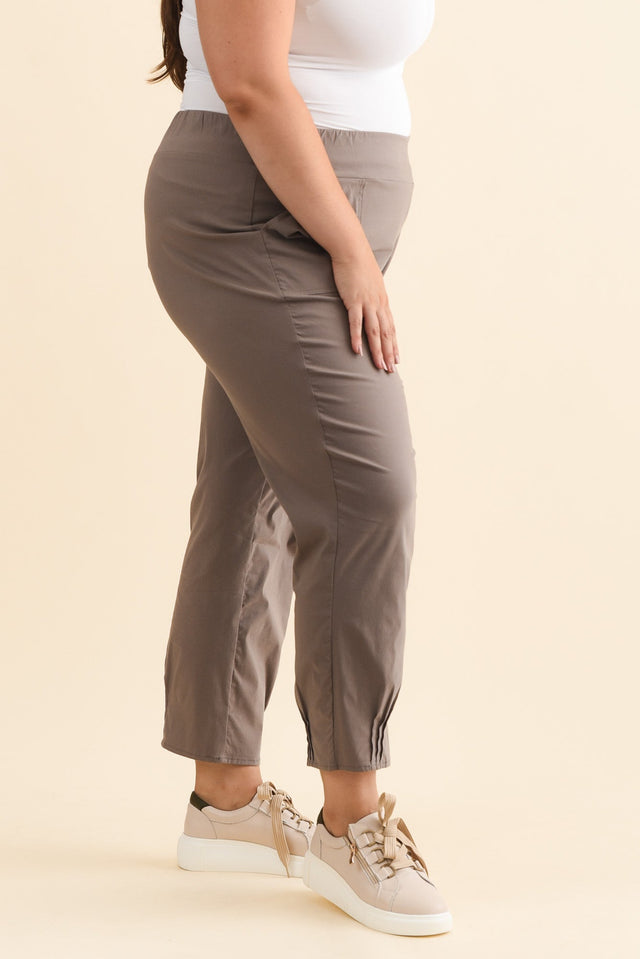 Air-Lite Taupe Stretch Pocket Pants,Brunette model,alt text|model:Gabby image 11