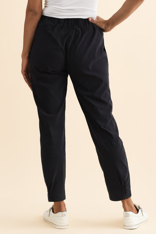 Air-Lite Navy Stretch Pocket Pants,Brunette model,alt text|model:Cara image 6