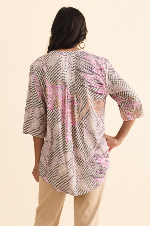 alt text|model:Brontie image 4