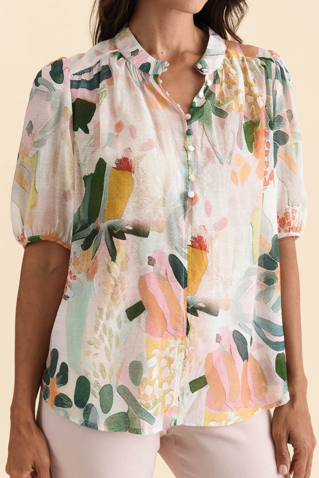 alt text|model:Cara image 6