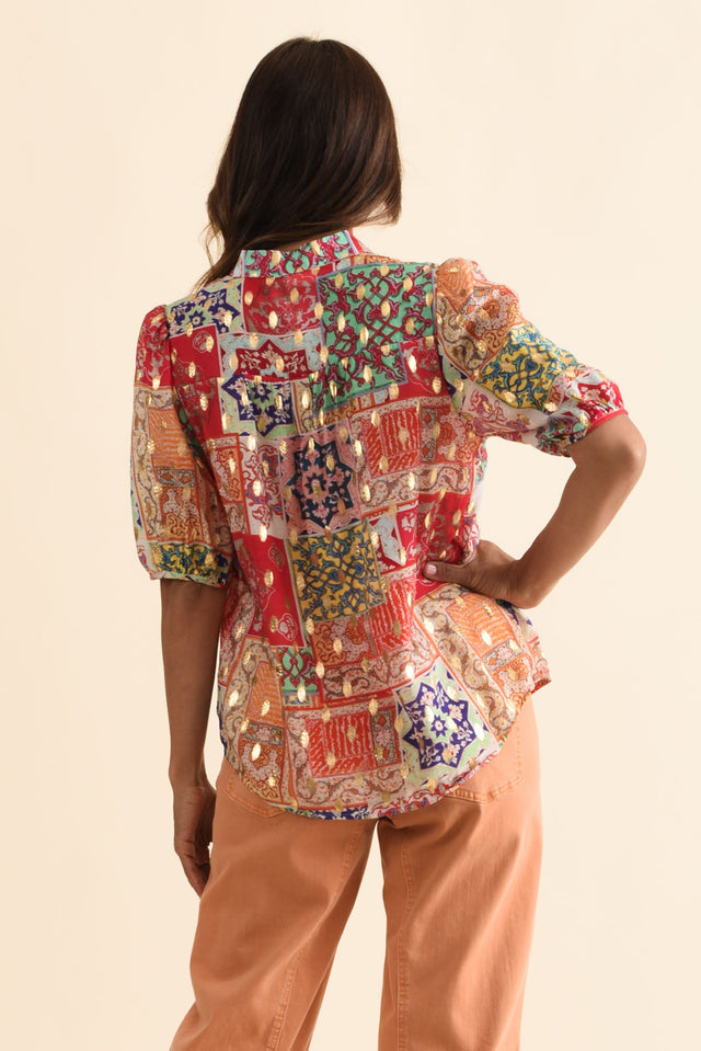 alt text|model:Cara image 4