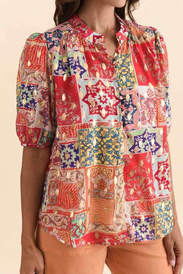 alt text|model:Cara image 5