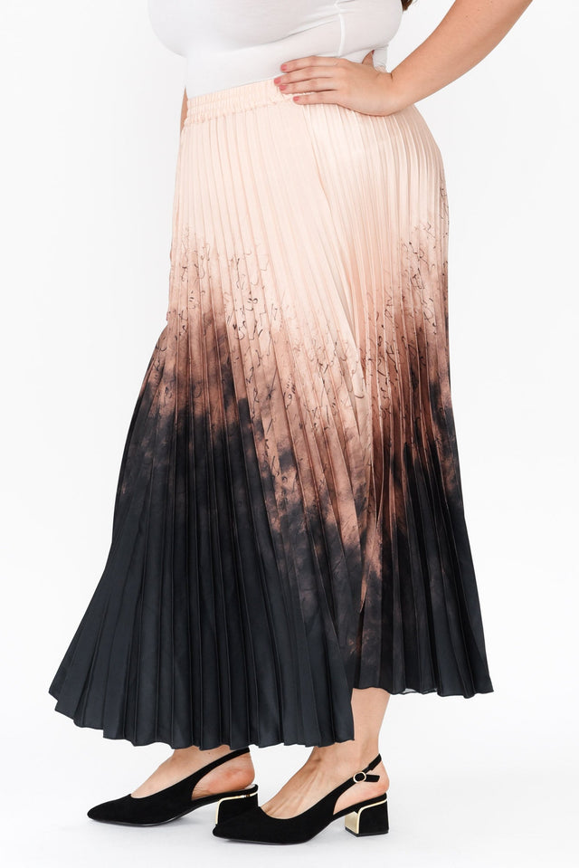 alt text|model:Gabby image 10