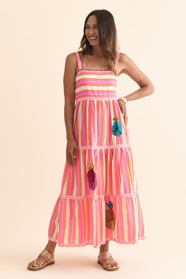 alt text|model:Cara image 3