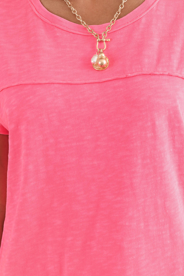 Allison Pink Cotton Tee,Detail,Brunette model,alt text|model:Brontie image 5
