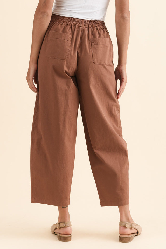 Alma Tan Cotton Barrel Pants,Back,Brunette model,alt text|model:Brontie image 5