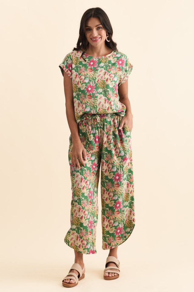 alt text|model:Brontie image 3