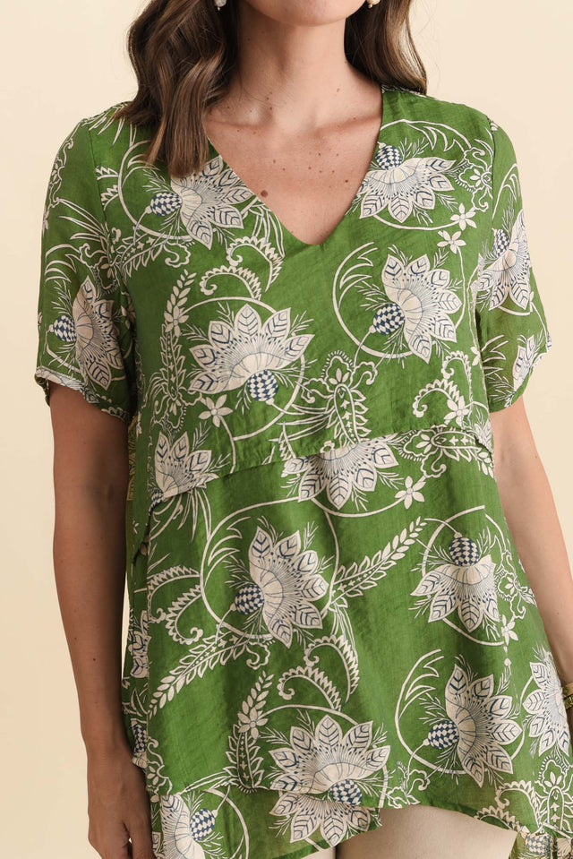 Alvina Green Floral Layered Tunic Top,Brunette model,alt text|model:MJ image 6