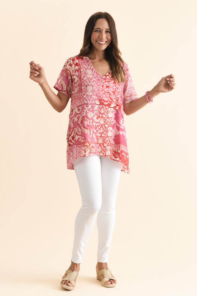 alt text|model:Cara image 7