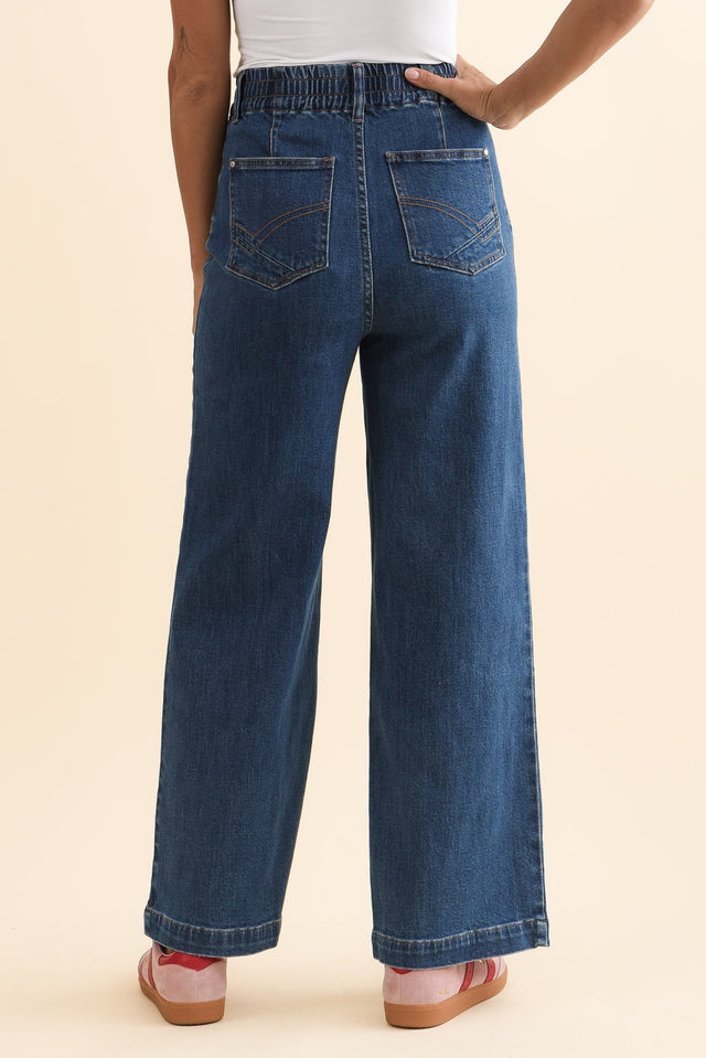 Alyssa Blue Wide Leg Stretch Jeans,Brunette model,alt text|model:Brontie image 5