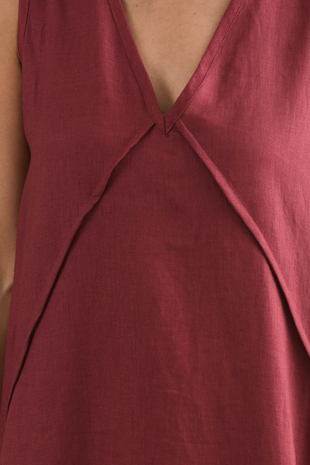 Amari Berry Linen Pocket Dress,Detail,Brunette model,alt text|model:Cara image 5