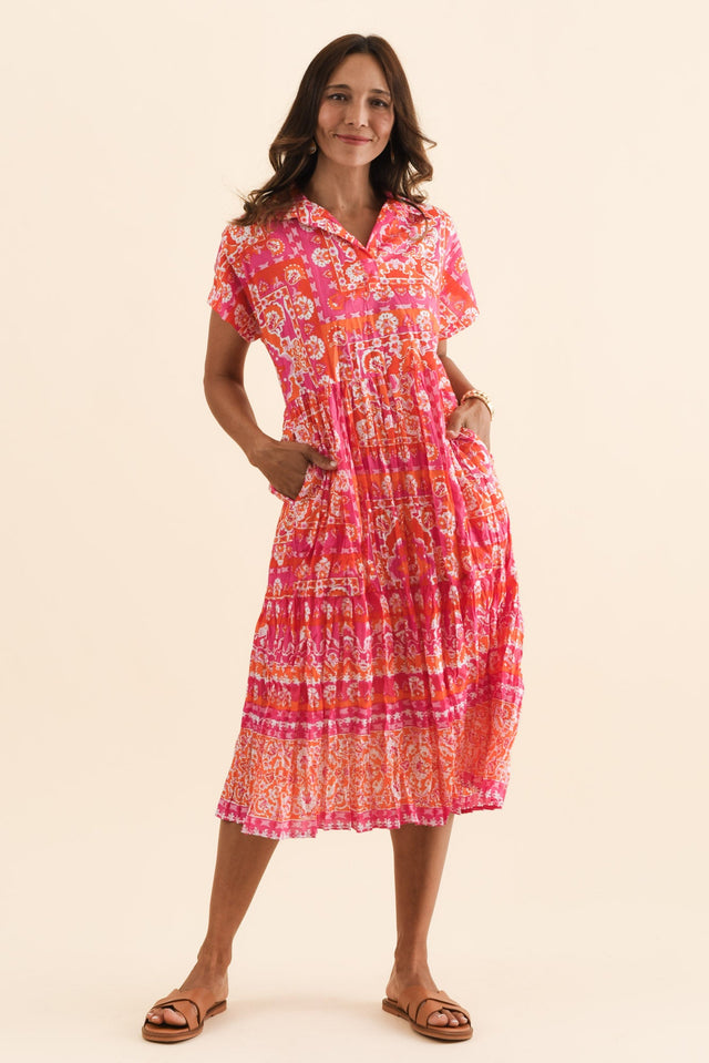 alt text|model:Cara image 7