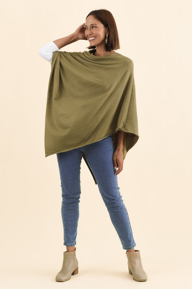 Amy Green Wool Blend Poncho,Brunette model,alt text|model:Cara image 7