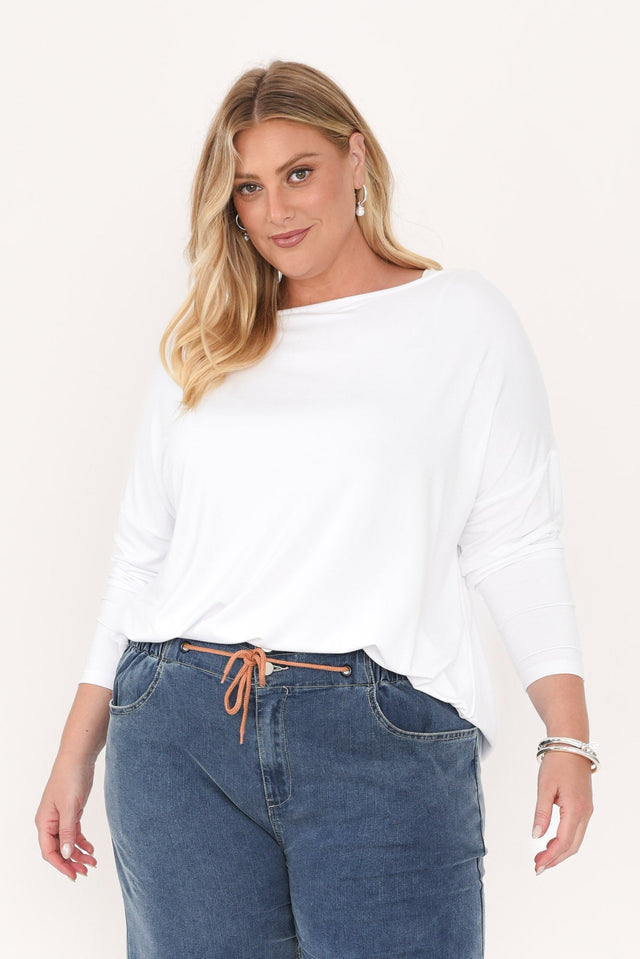 Anakin White Hi Lo Bamboo Top,Blonde model,plus-size,curve-tops,plus-size-sleeved-tops,plus-size-winter-clothing,alt text|model:Caitlin image 14