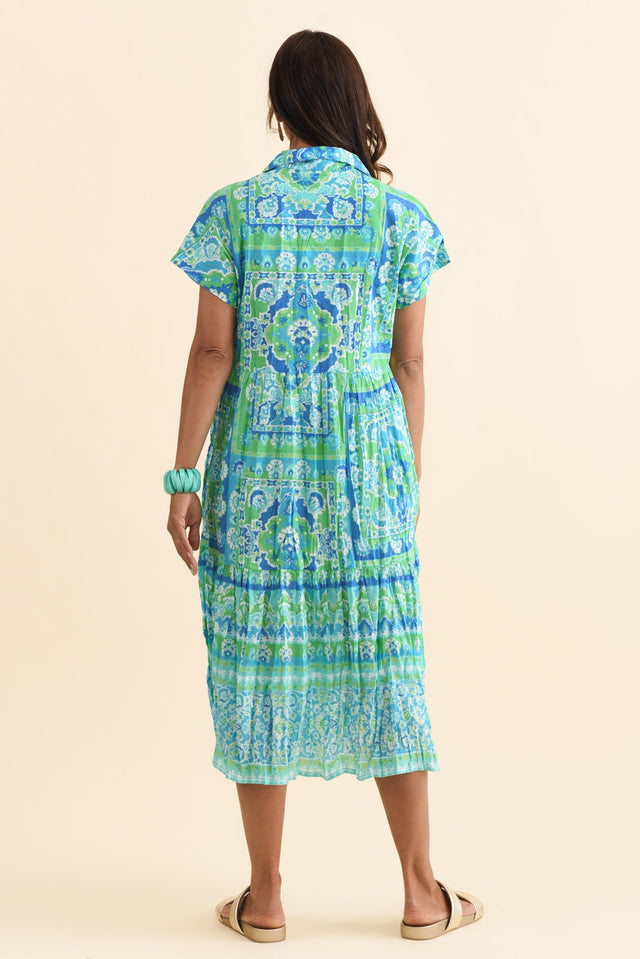 alt text|model:Cara image 4