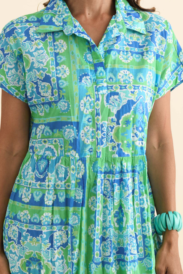 alt text|model:Cara image 6