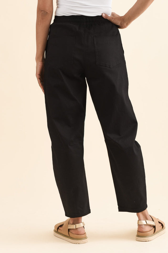 Andy Black Cotton Barrel Pants,Back,Brunette model,alt text|model:Cara image 4
