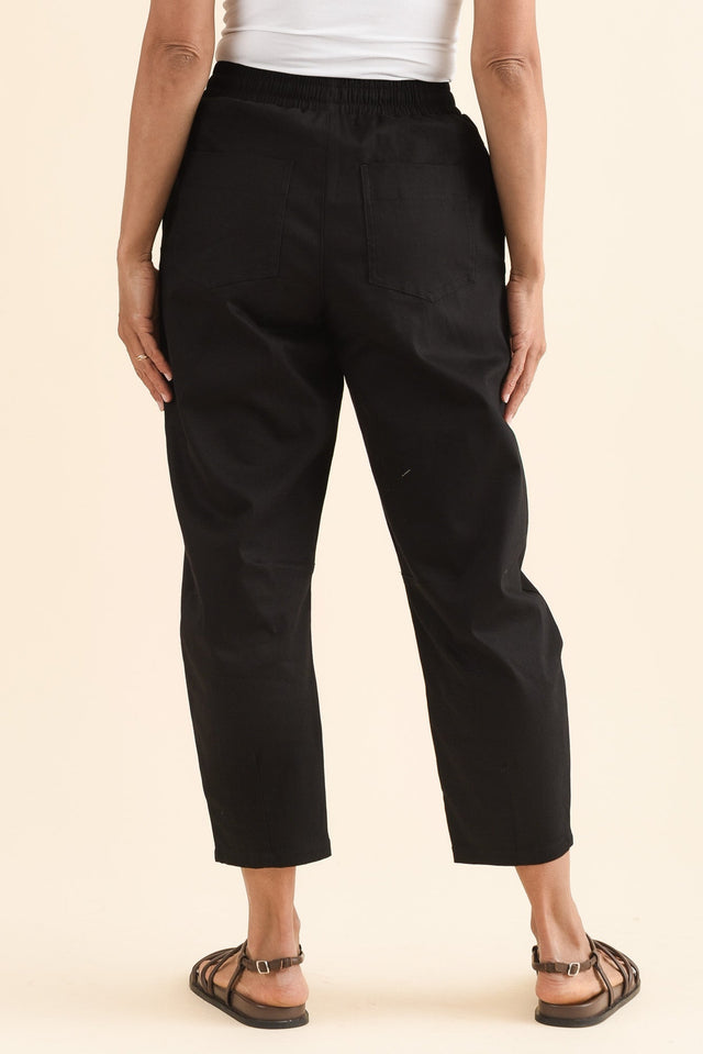 Andy Black Cotton Cropped Barrel Pants,Back,Brunette model,alt text|model:Cara image 4