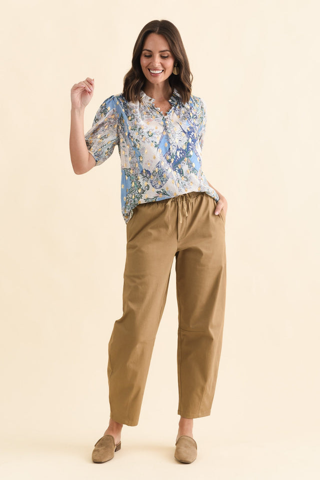 Andy Camel Cotton Barrel Pants,Brunette model,alt text|model:MJ image 8