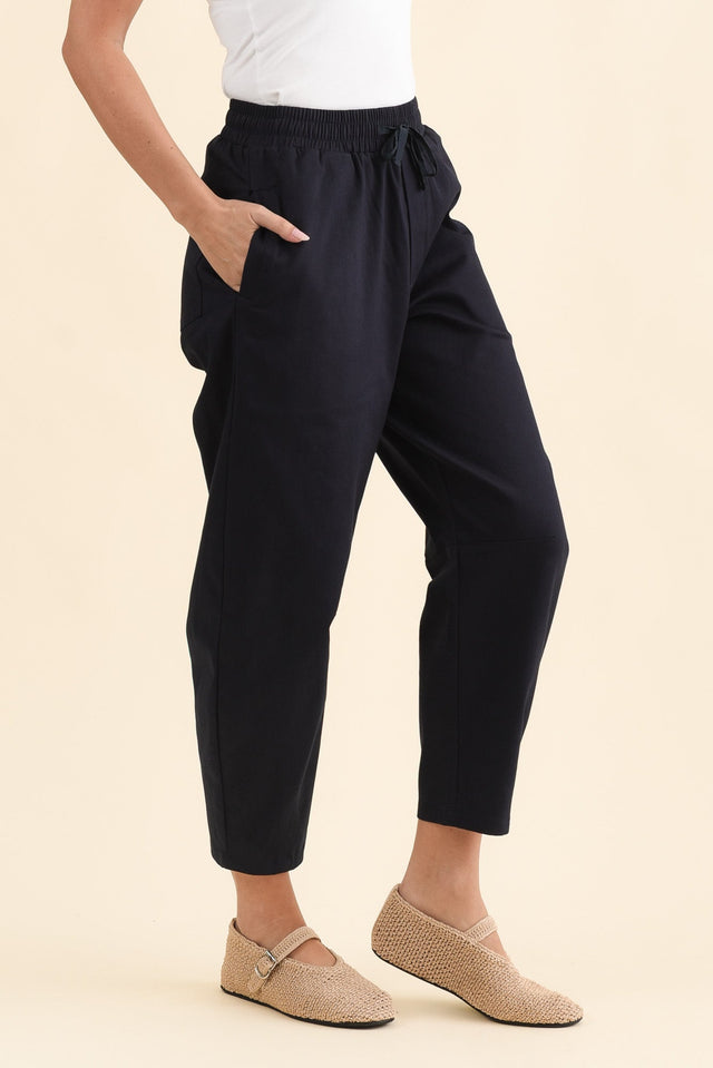 Andy Navy Cotton Cropped Barrel Pants,Brunette model,alt text|model:MJ image 4
