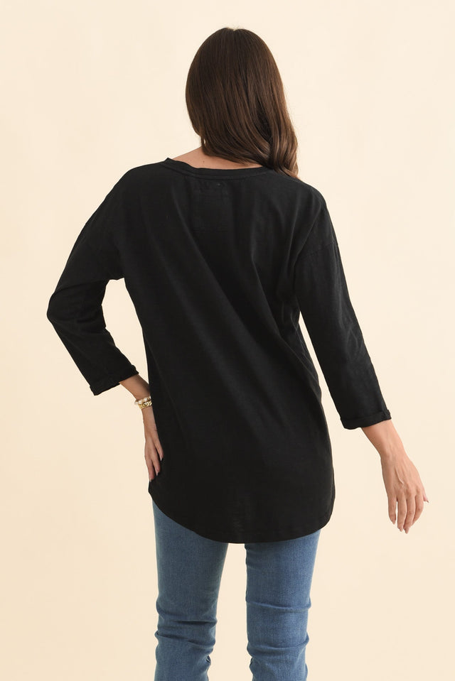 Annie Black Cotton Top,Brunette model,alt text|model:MJ image 5