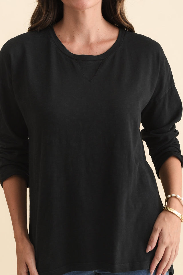 Annie Black Cotton Top,Brunette model,alt text|model:MJ image 6