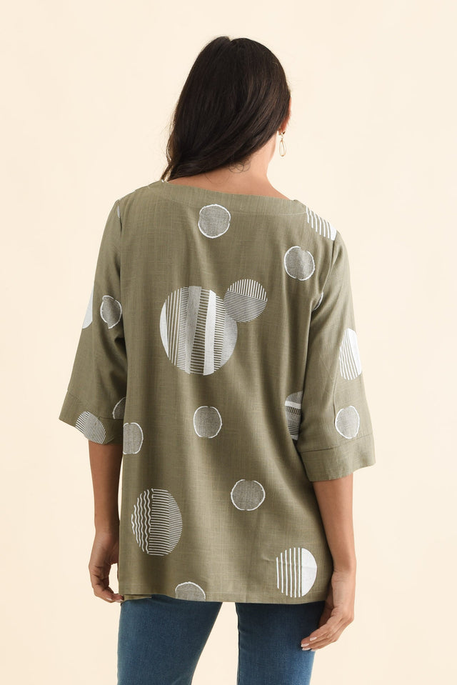 Anya Olive Spot Linen Cotton Top,Brunette model,alt text|model:Brontie image 5