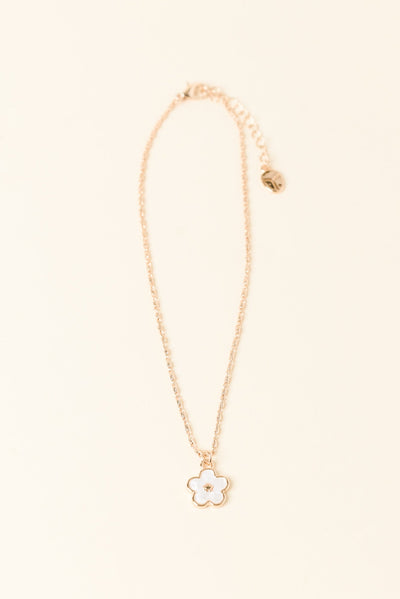 Ariana White Flower Pendant Necklace