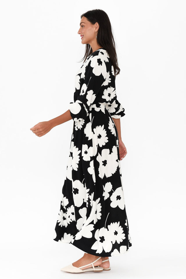 alt text|model:Brontie image 5