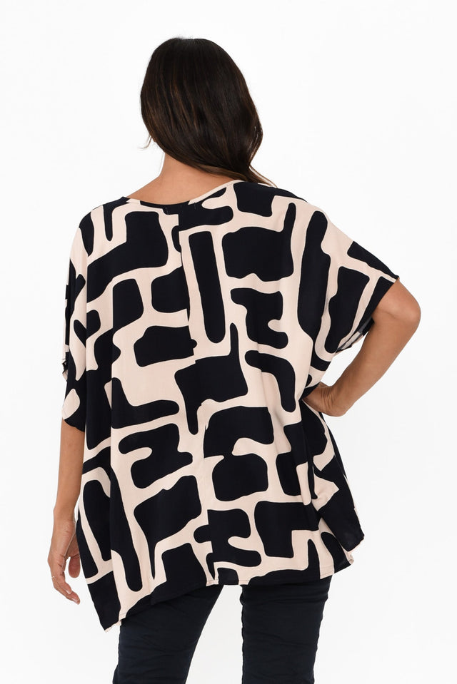 alt text|model:Cara image 5