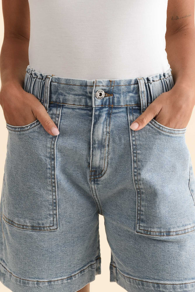 alt text|model:Brontie image 6