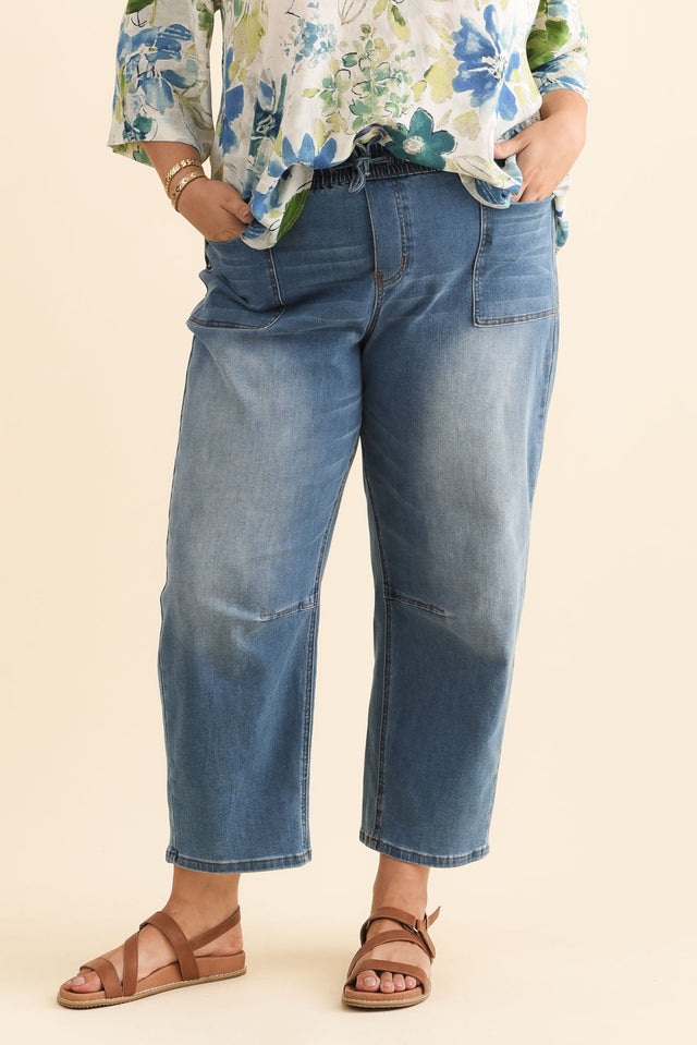 plus-size,curve-bottoms,plus-size-pants,plus-size-jeans,plus-size-winter-clothing,alt text|model:Gabby